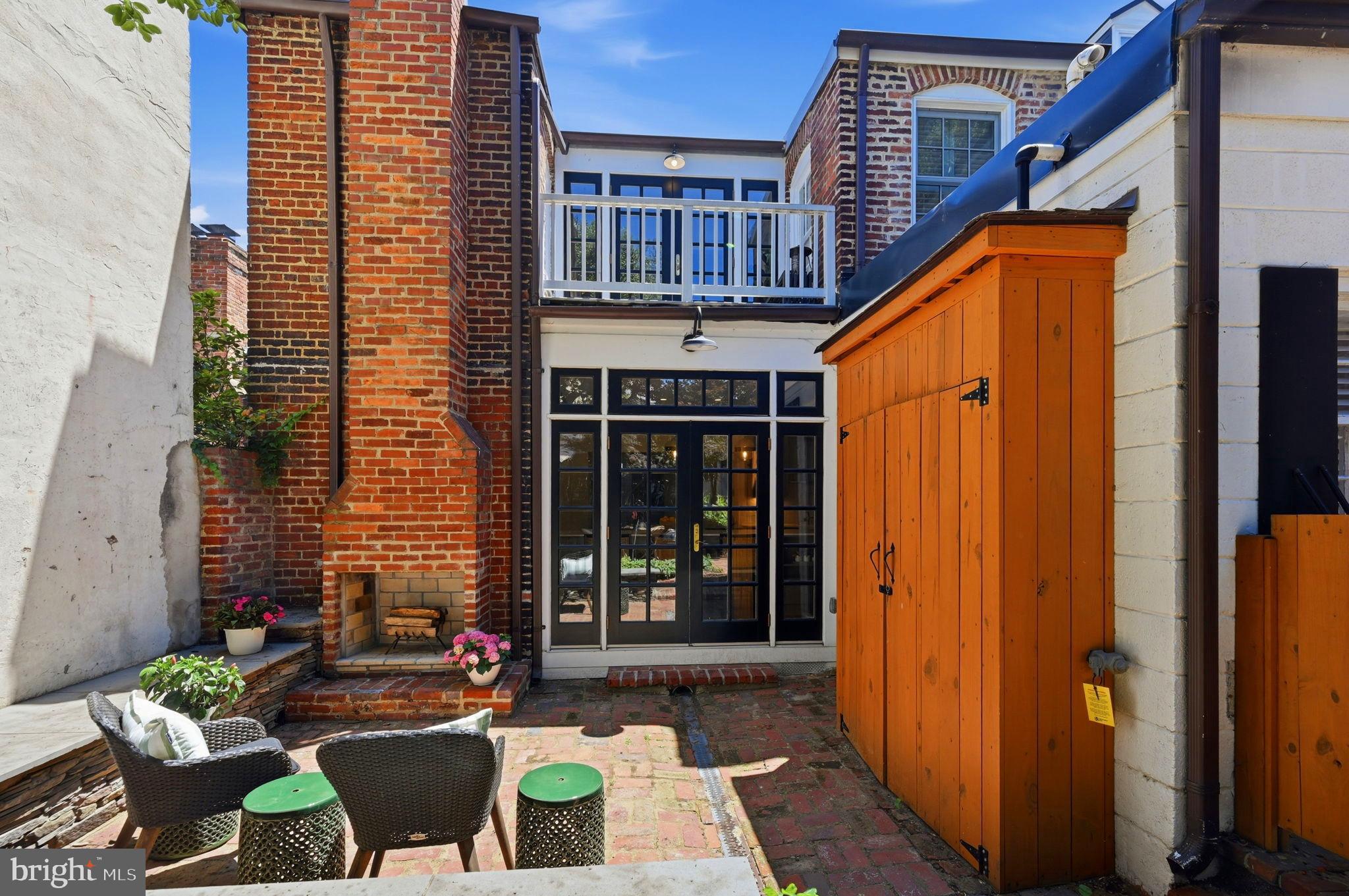 OLD TOWN ALEXANDRIA - Residential