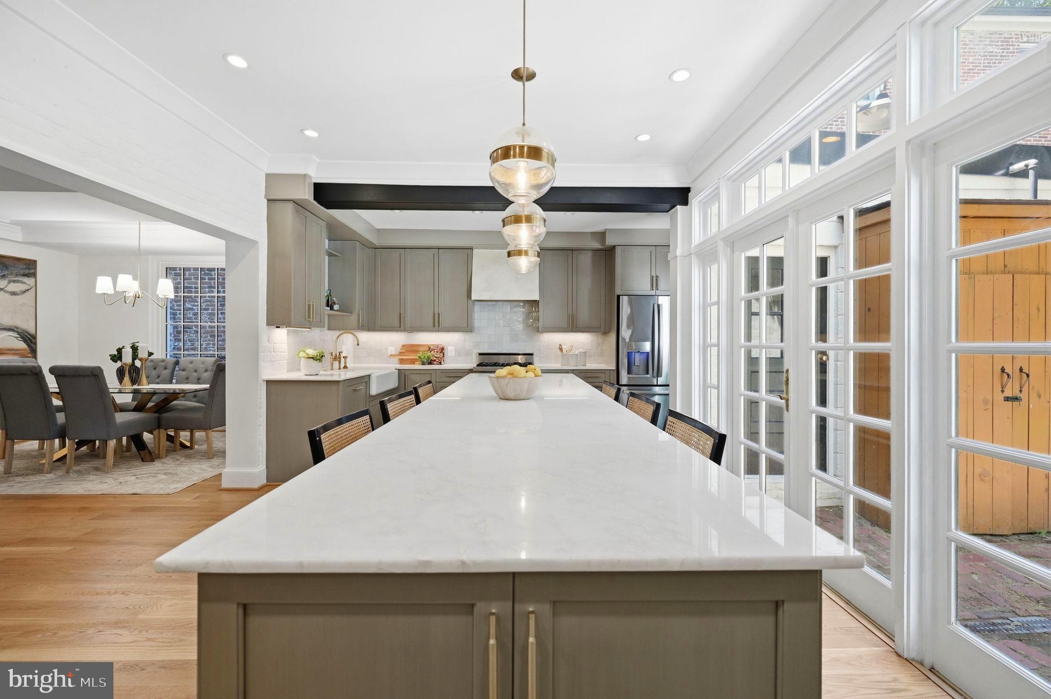 OLD TOWN ALEXANDRIA - Residential