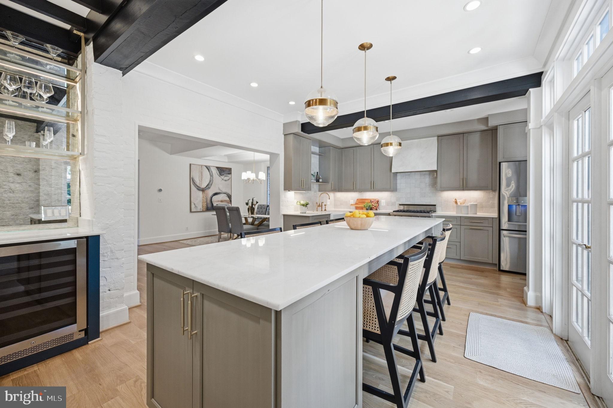 OLD TOWN ALEXANDRIA - Residential