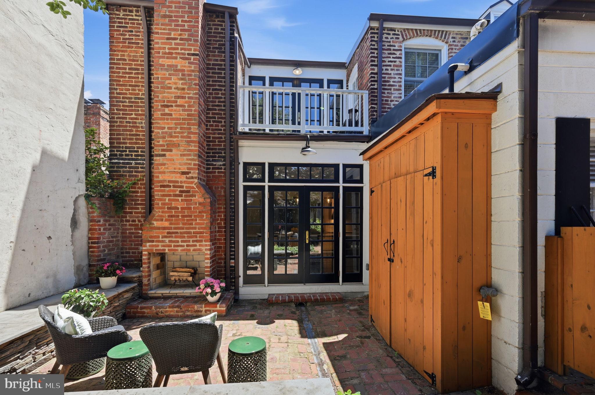 OLD TOWN ALEXANDRIA - Residential