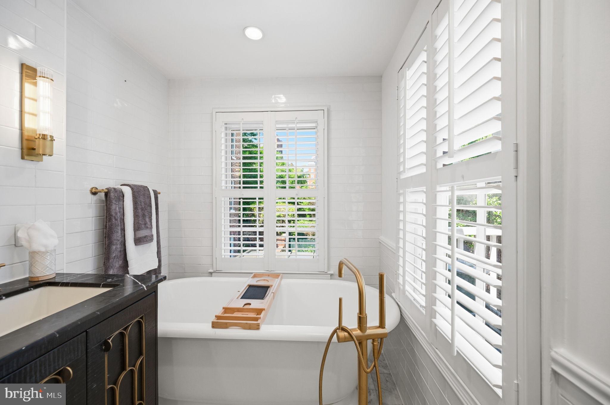 OLD TOWN ALEXANDRIA - Residential