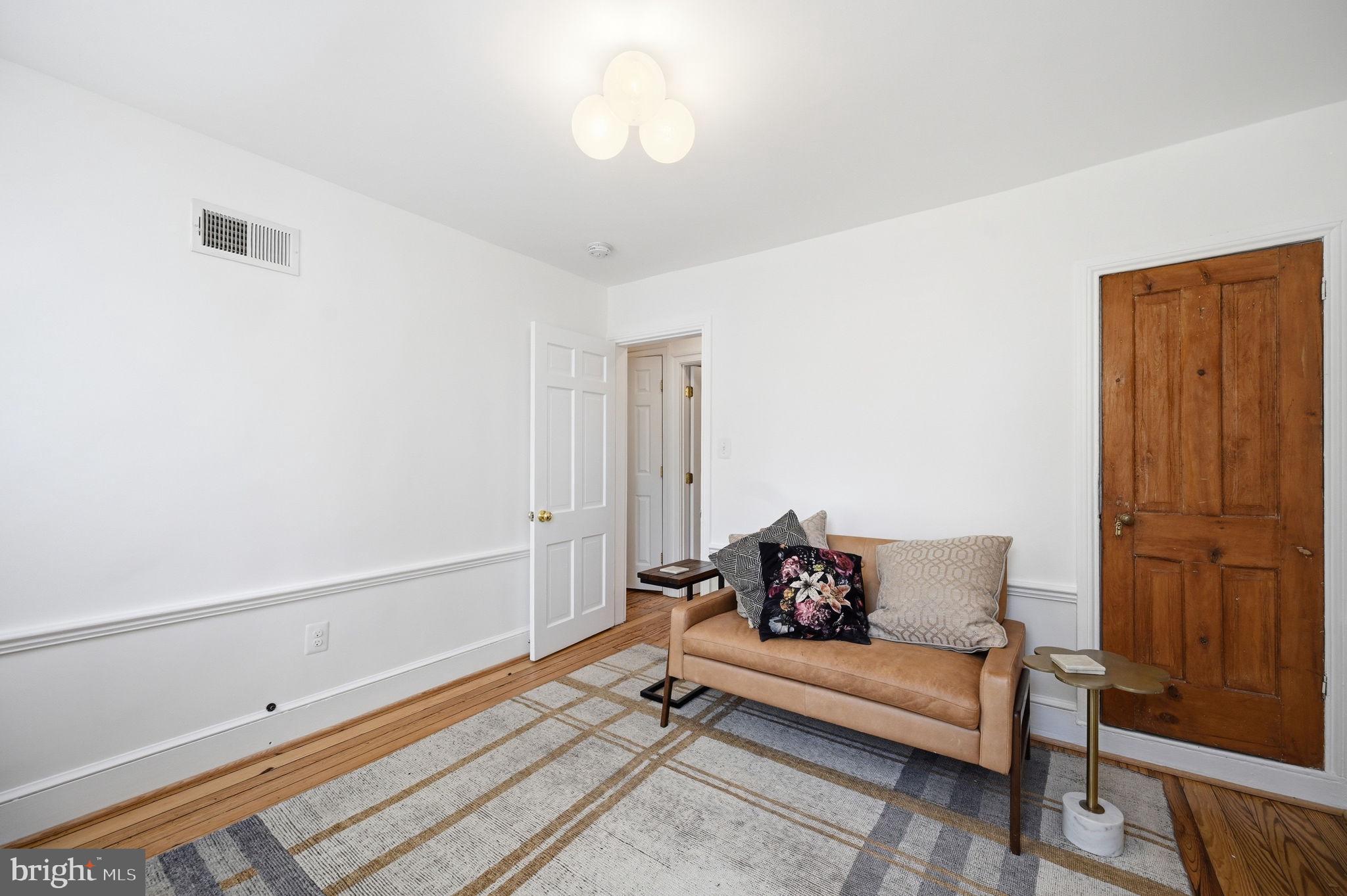 OLD TOWN ALEXANDRIA - Residential