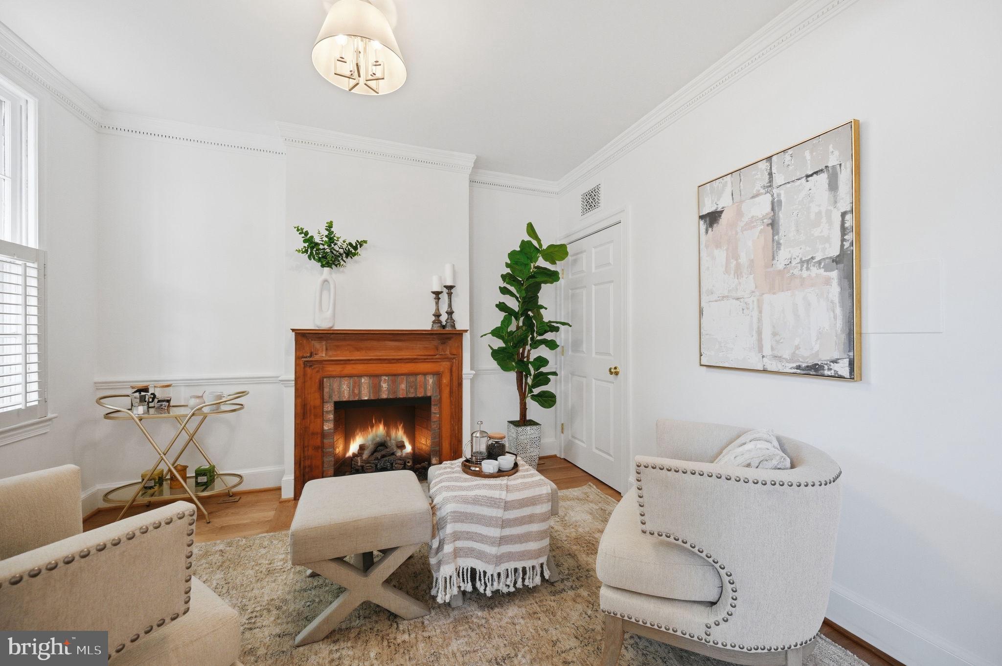 OLD TOWN ALEXANDRIA - Residential