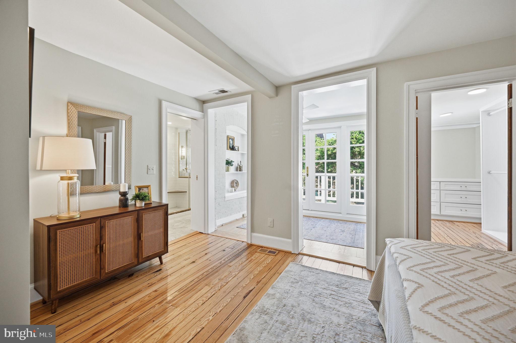 OLD TOWN ALEXANDRIA - Residential