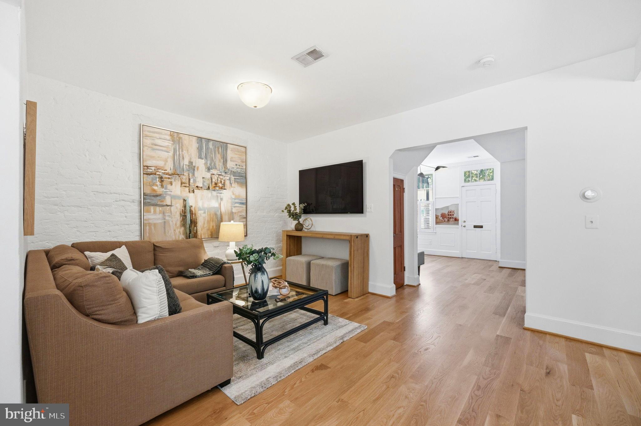 OLD TOWN ALEXANDRIA - Residential