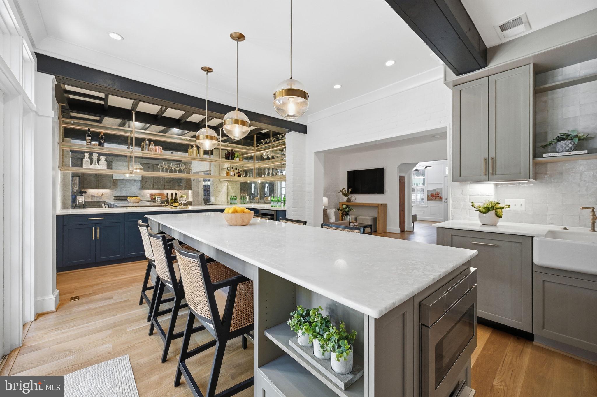 OLD TOWN ALEXANDRIA - Residential