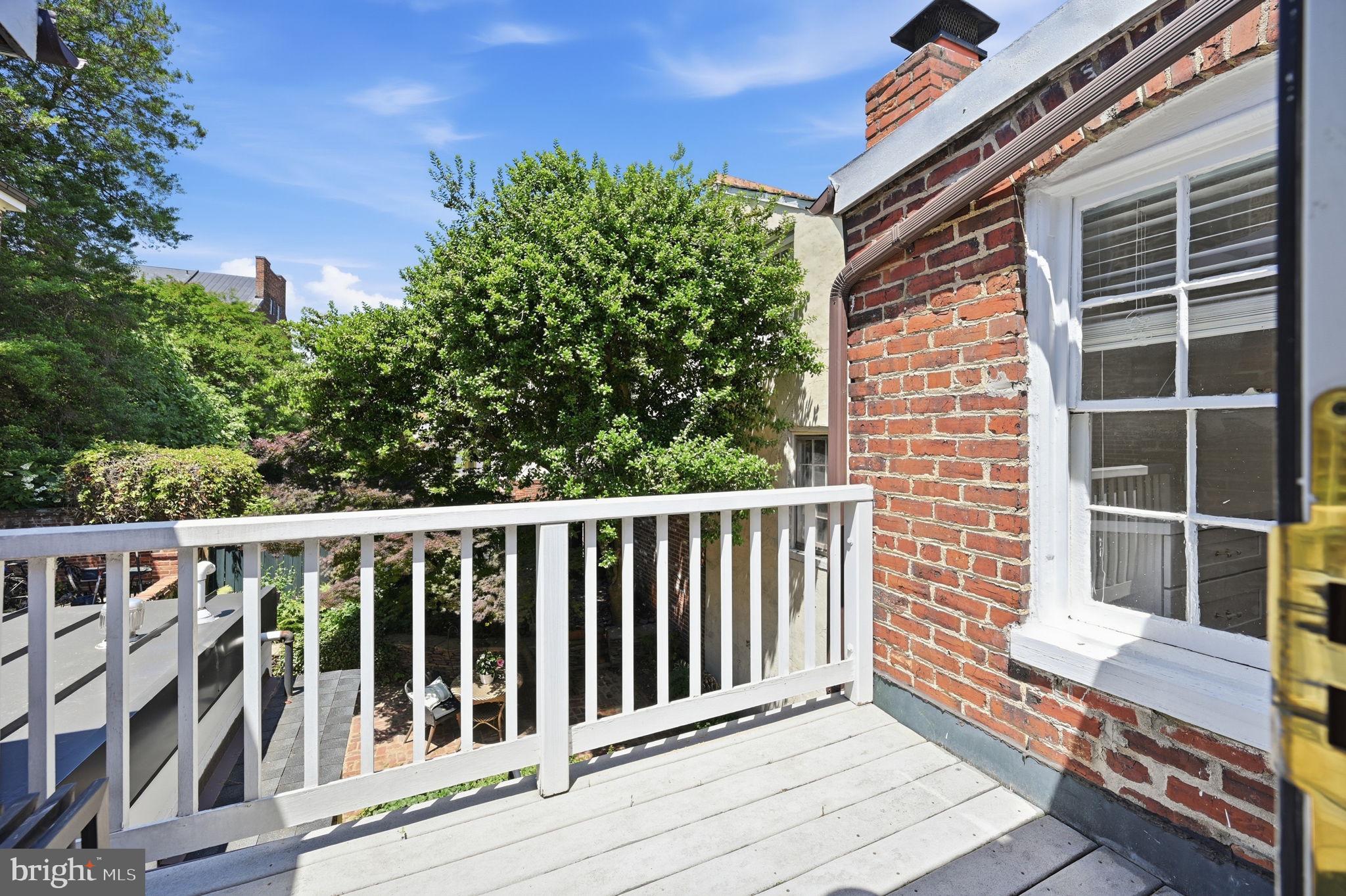 OLD TOWN ALEXANDRIA - Residential
