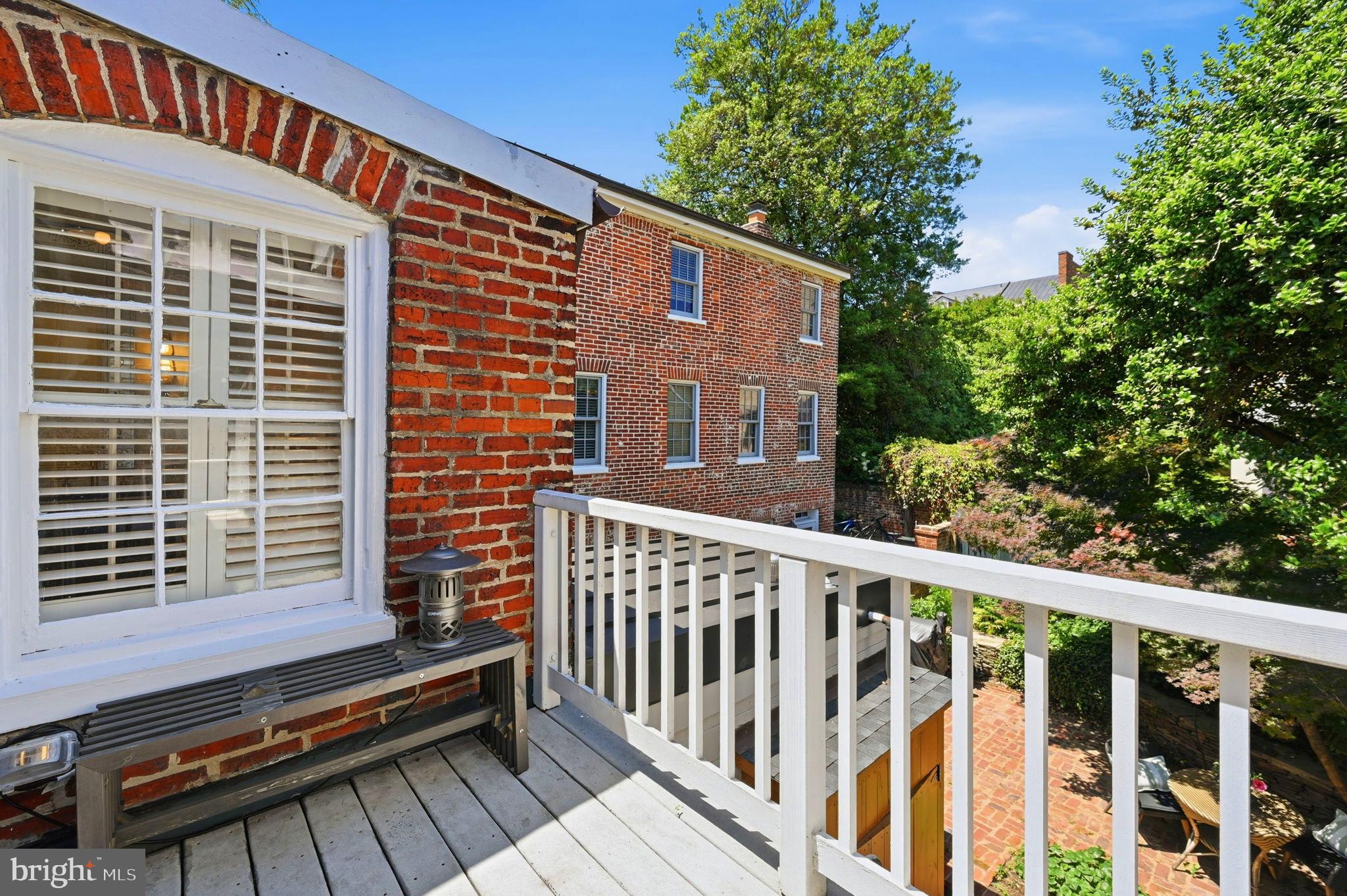 OLD TOWN ALEXANDRIA - Residential
