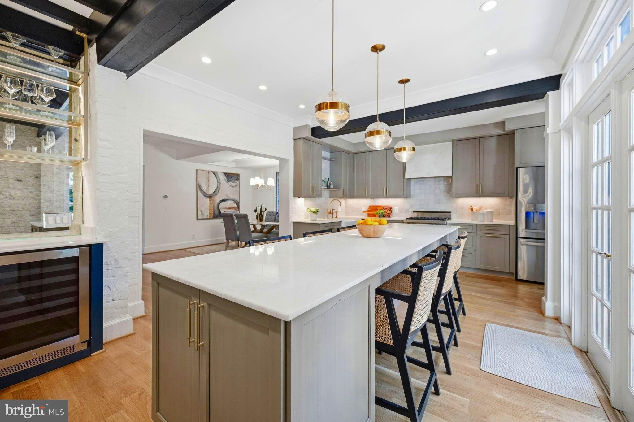 OLD TOWN ALEXANDRIA - Residential