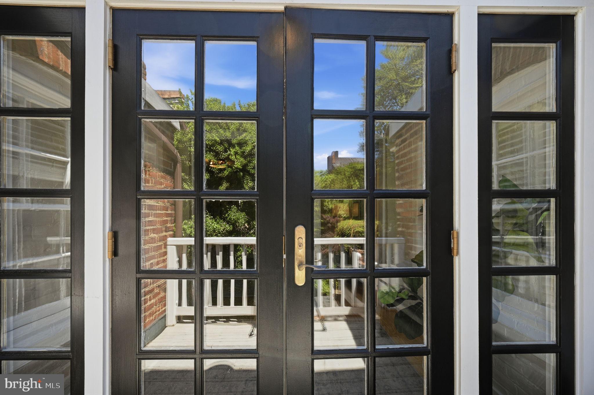 OLD TOWN ALEXANDRIA - Residential