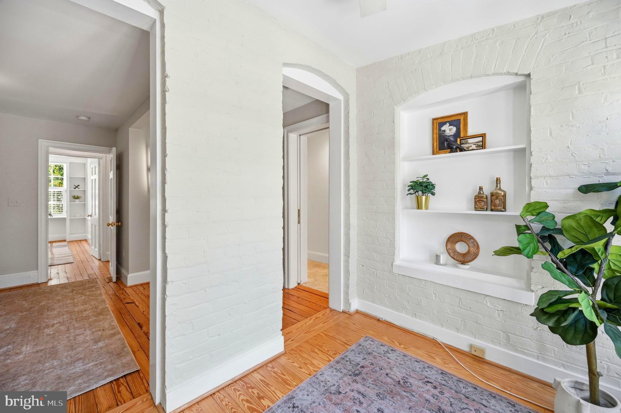 OLD TOWN ALEXANDRIA - Residential