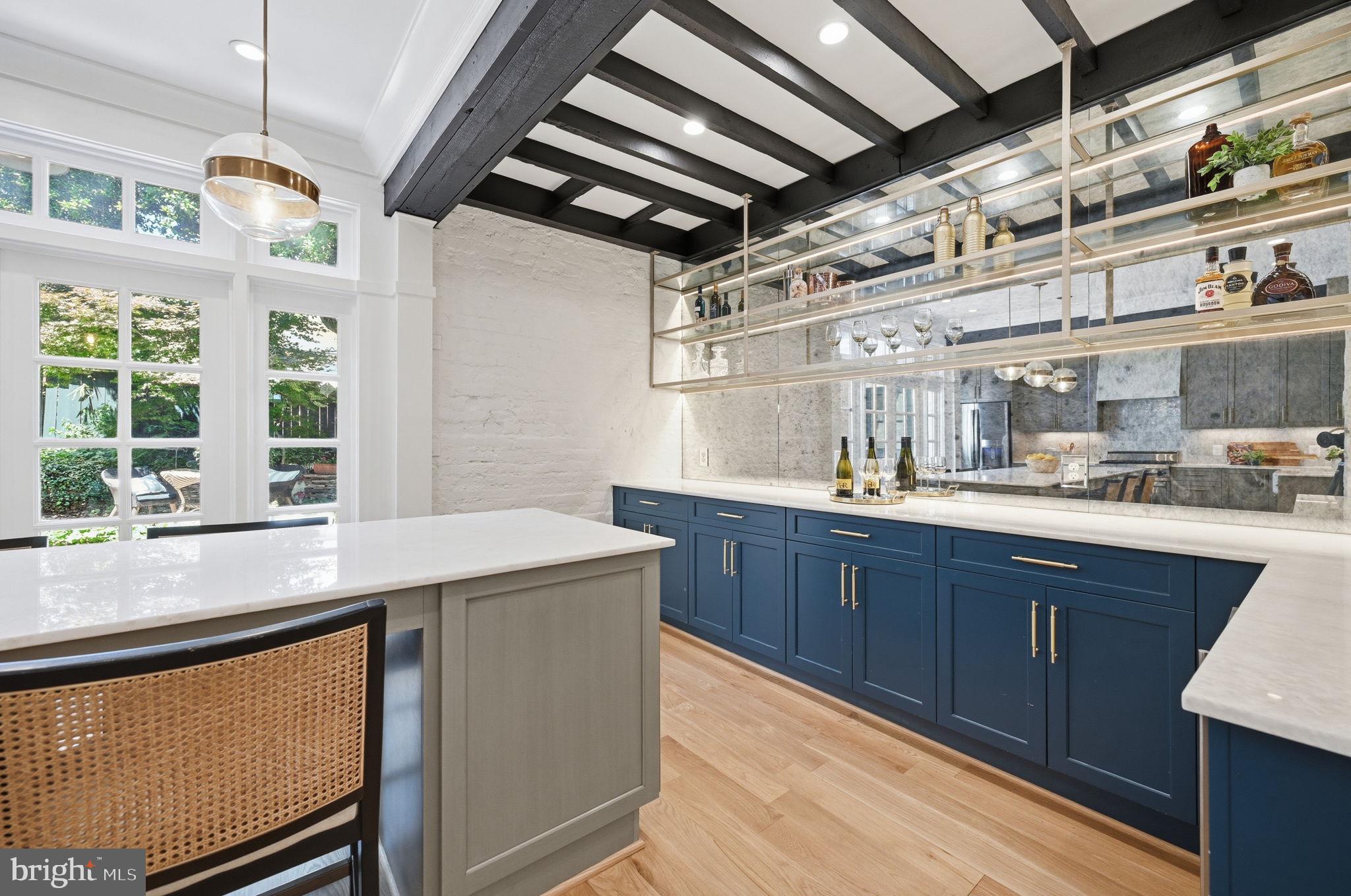 OLD TOWN ALEXANDRIA - Residential