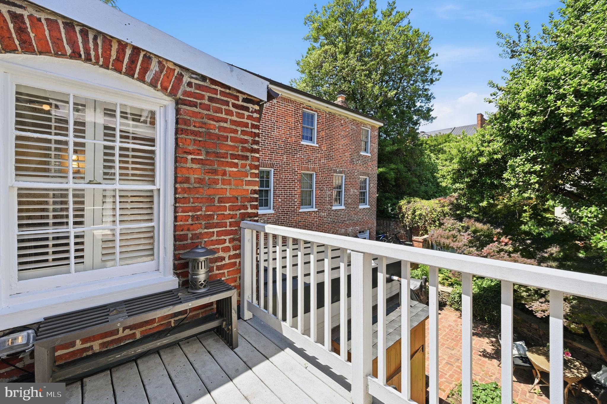 OLD TOWN ALEXANDRIA - Residential