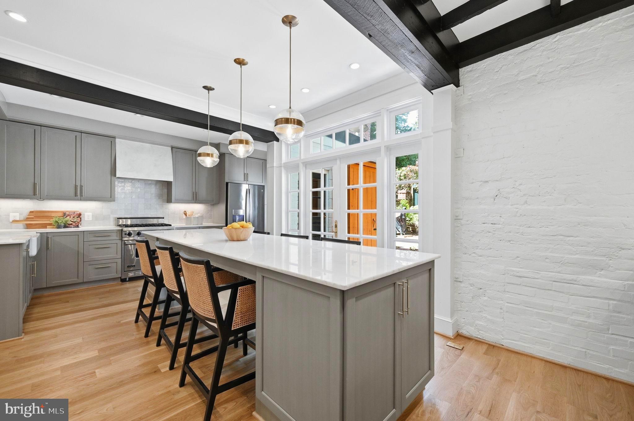 OLD TOWN ALEXANDRIA - Residential
