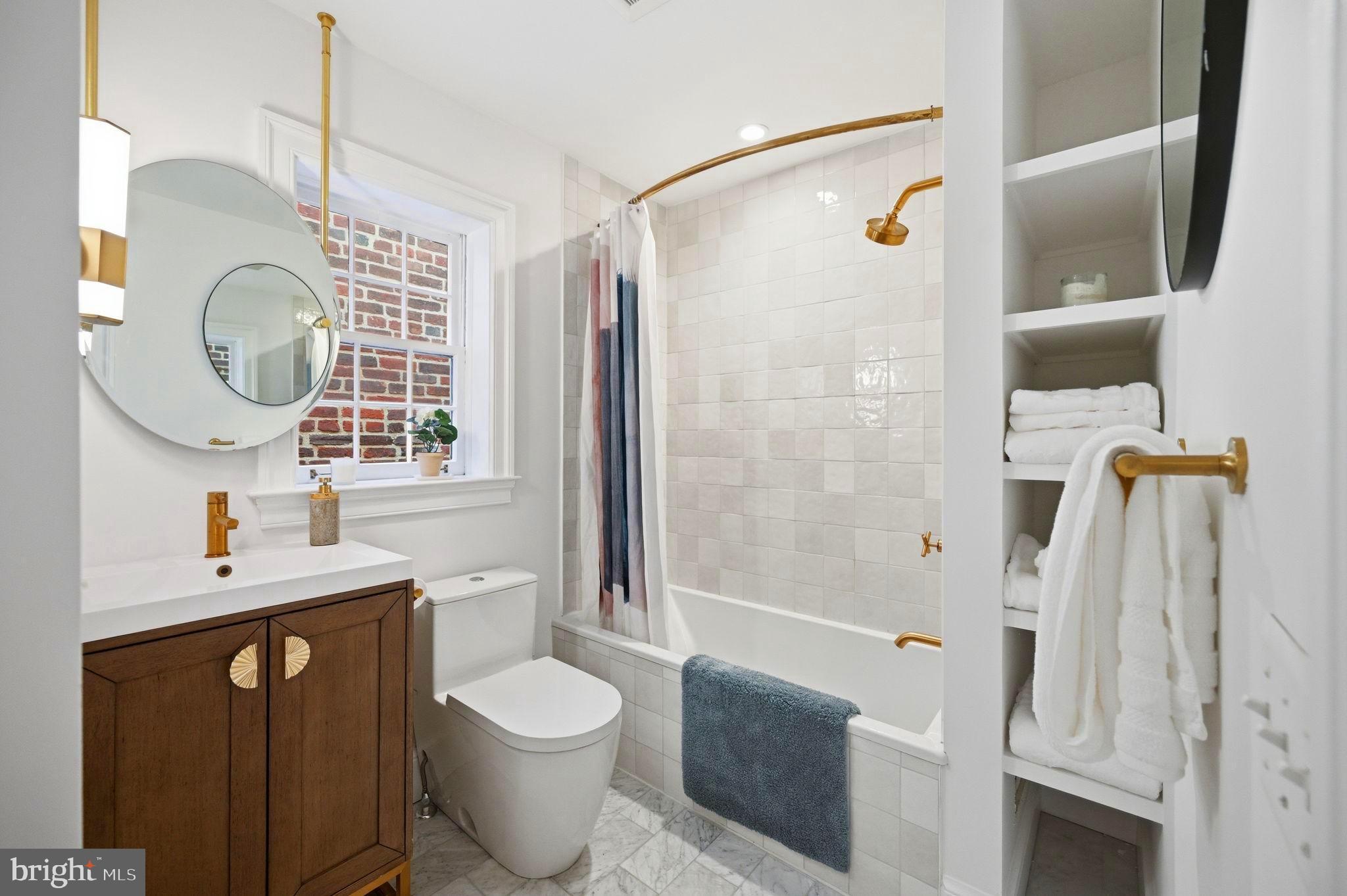 OLD TOWN ALEXANDRIA - Residential
