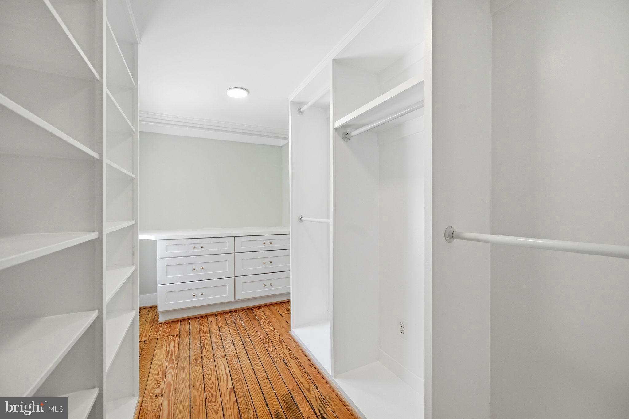 OLD TOWN ALEXANDRIA - Residential
