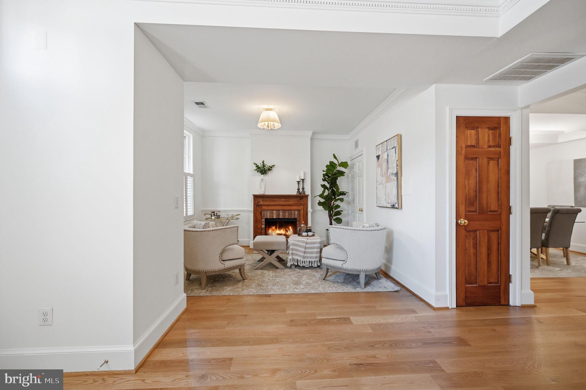 OLD TOWN ALEXANDRIA - Residential