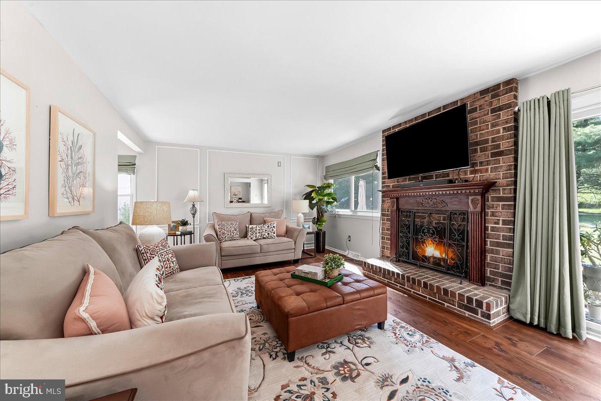 TOWER HILL - Residential
