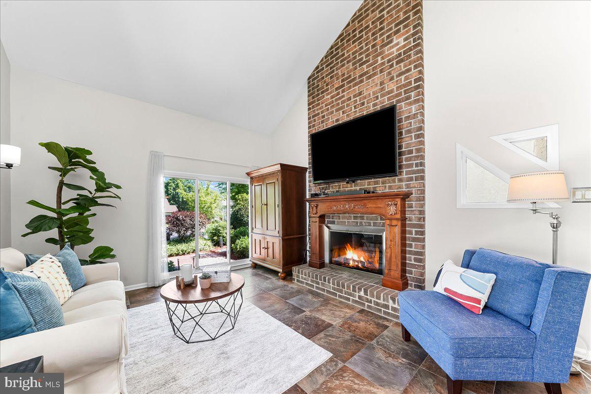 TOWER HILL - Residential