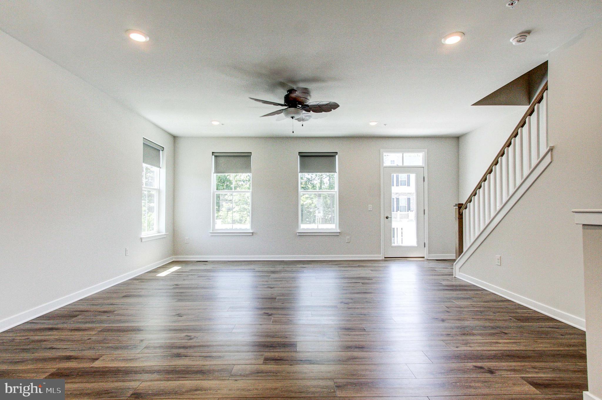 LANTERN RIDGE - Residential Lease