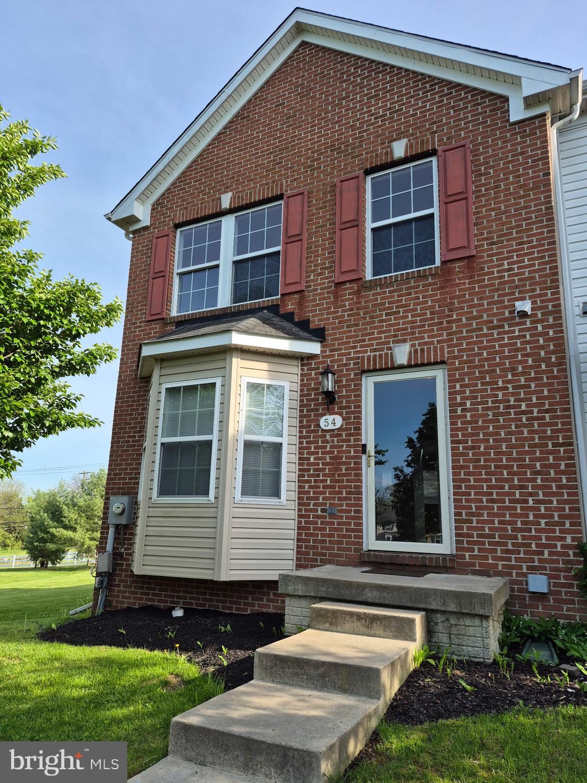 Red Brick Front end unit townhome with three spacious bedrooms and 3 1/3 Baths. Full size finished basement.  Freshly painted throughout, new dishwasher, nearly new gas stove and refrigerator. Minutes to 
1-81 North/South Commute. Credit Score 650 or above.