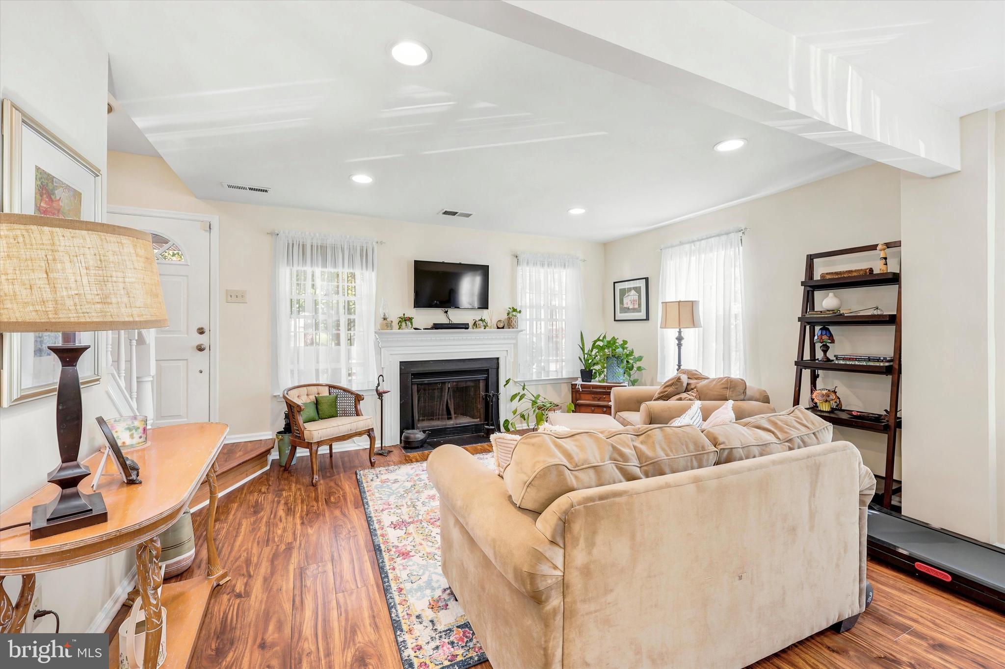 COUNTRY BEND - Residential