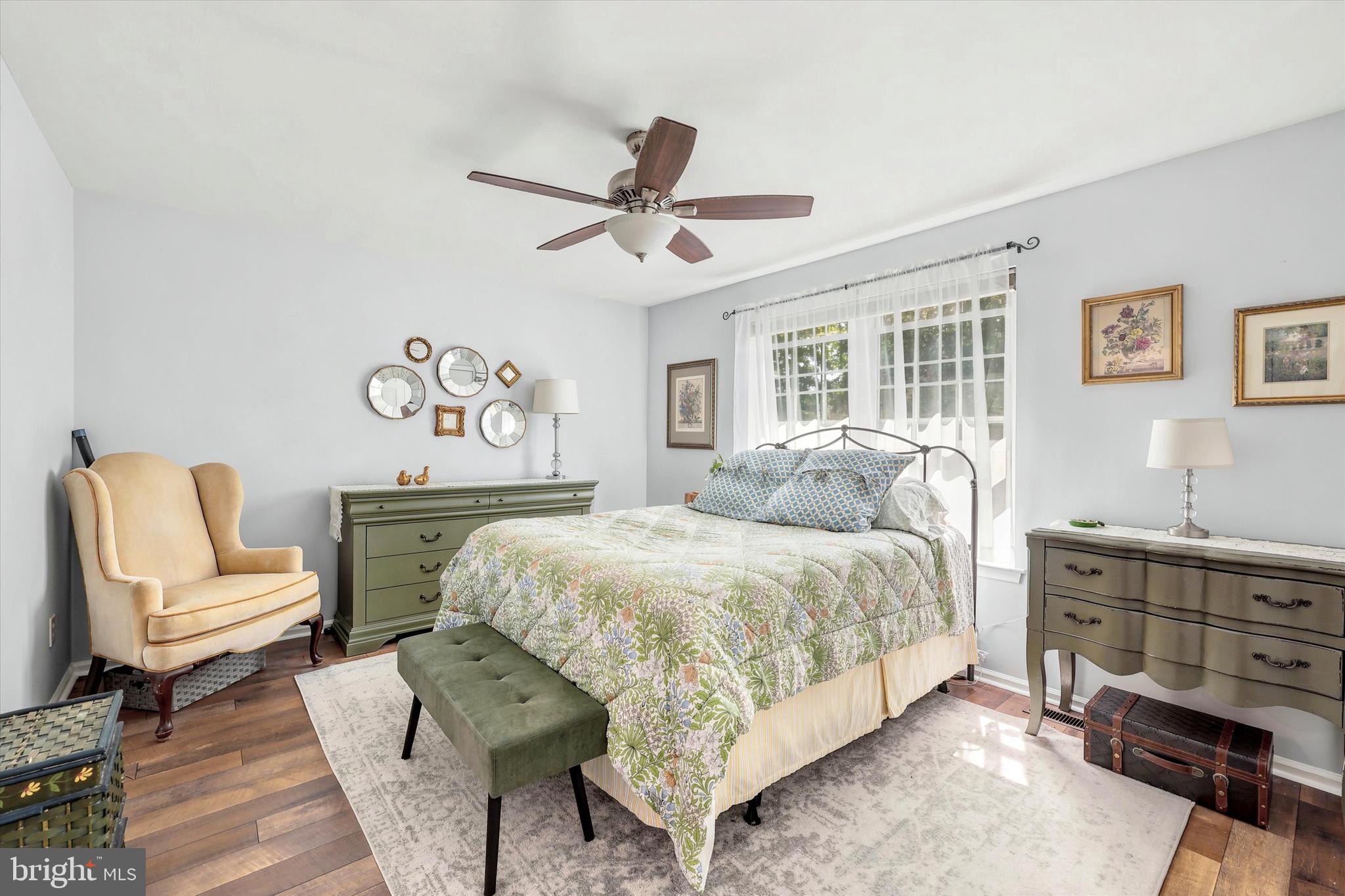 COUNTRY BEND - Residential