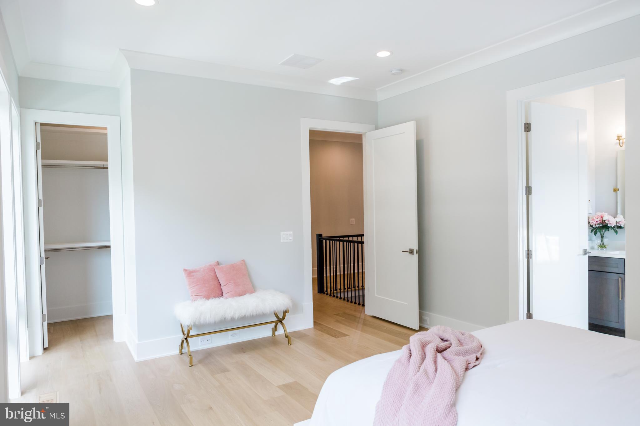CHESTNUT KNOLLS - Residential