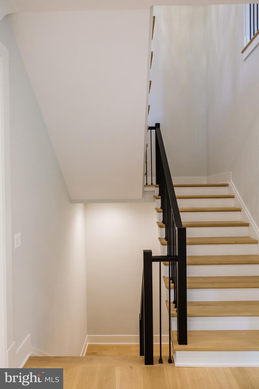CHESTNUT KNOLLS - Residential