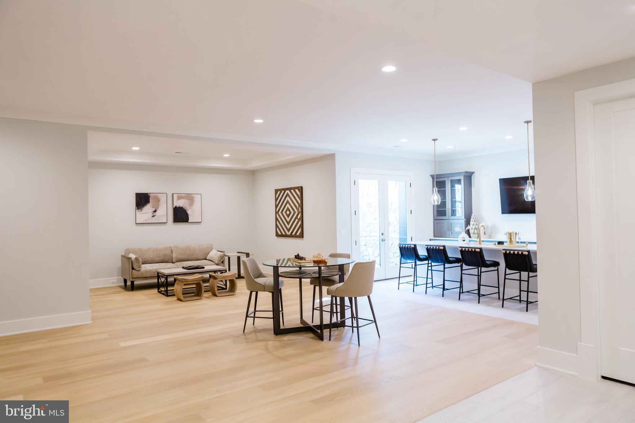 CHESTNUT KNOLLS - Residential