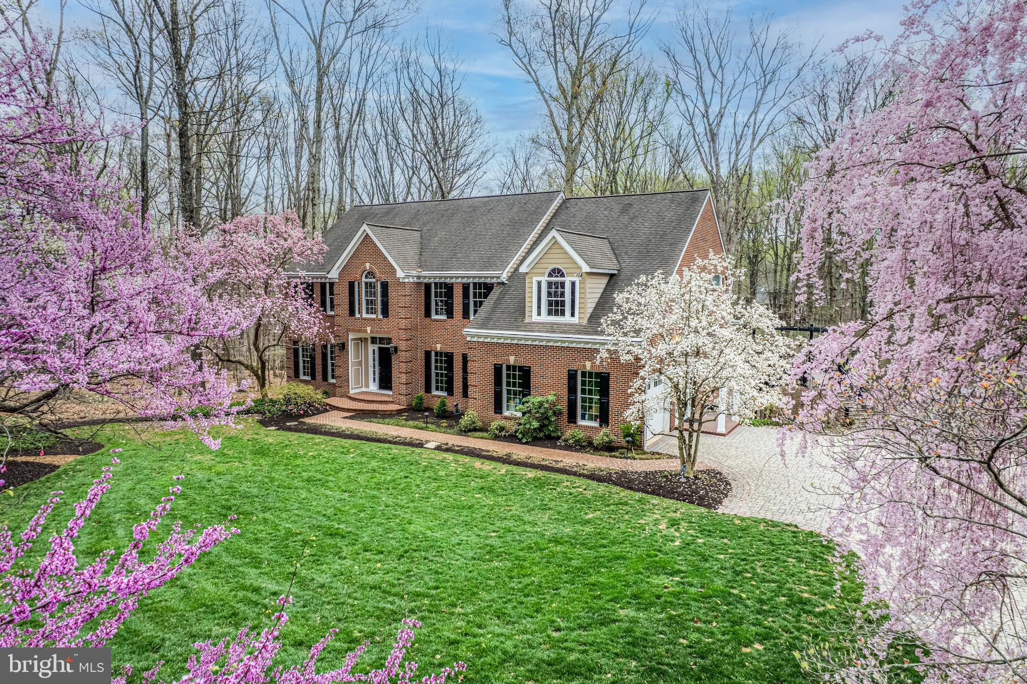 MEADOWOOD - Residential