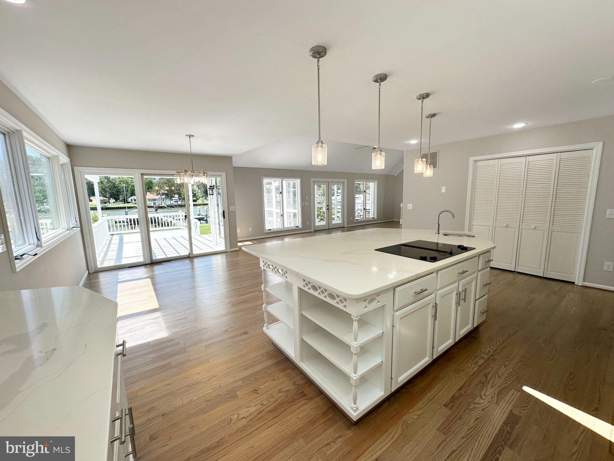 AVALON SHORES - Residential