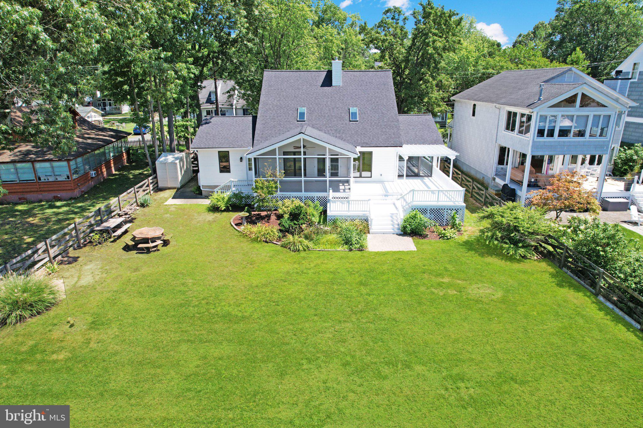 AVALON SHORES - Residential