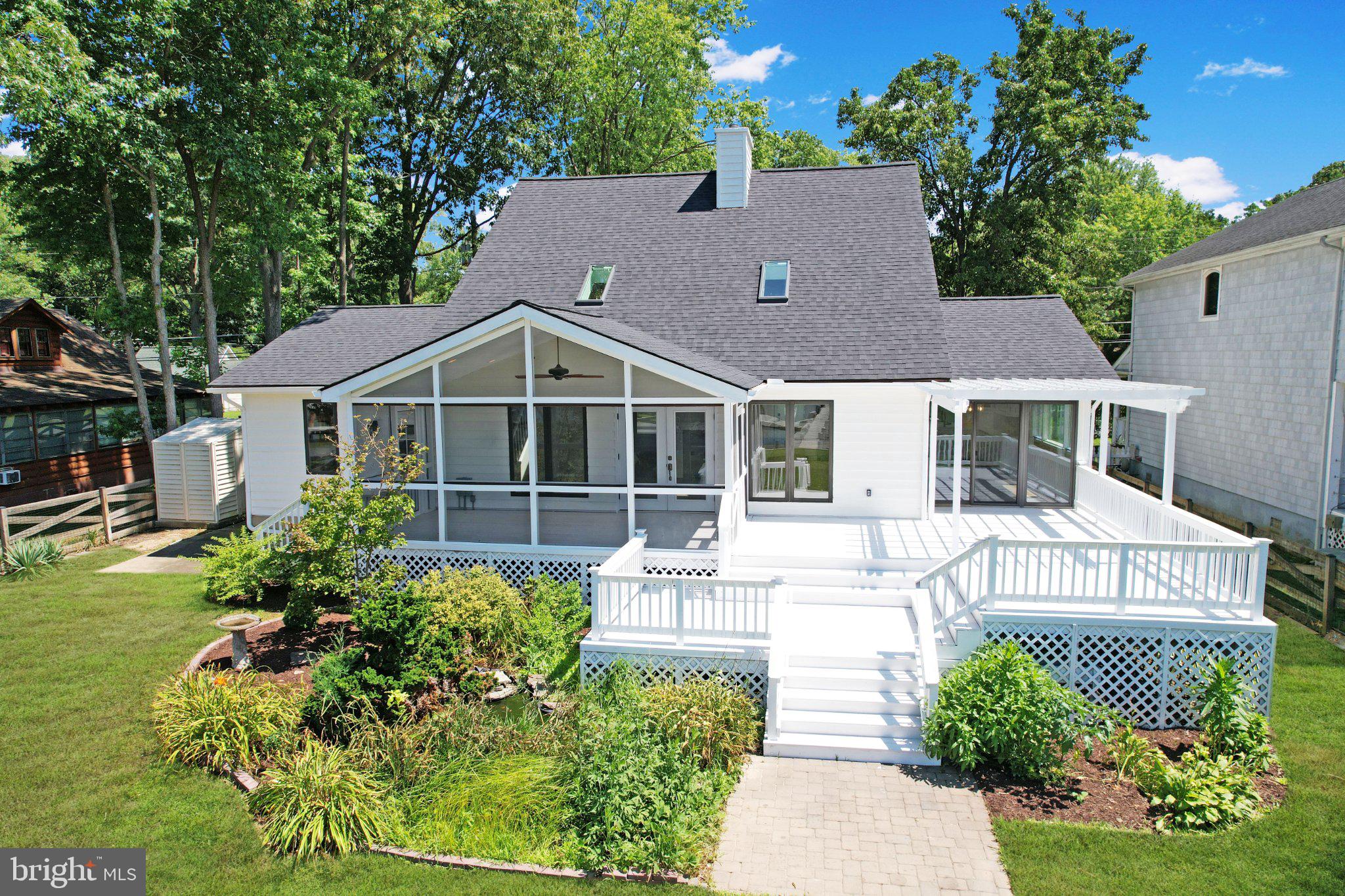 AVALON SHORES - Residential