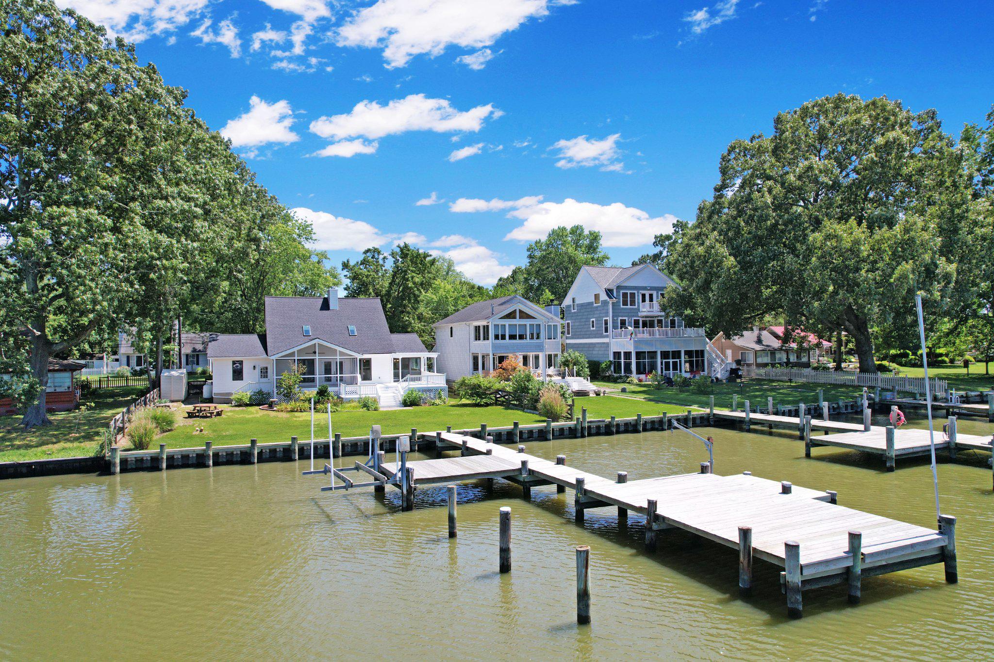 AVALON SHORES - Residential
