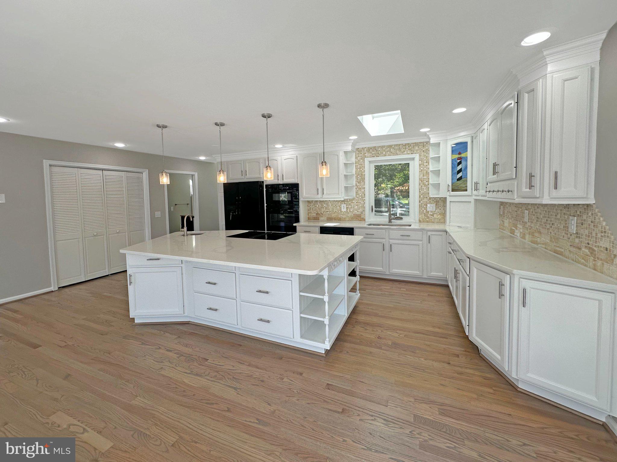AVALON SHORES - Residential