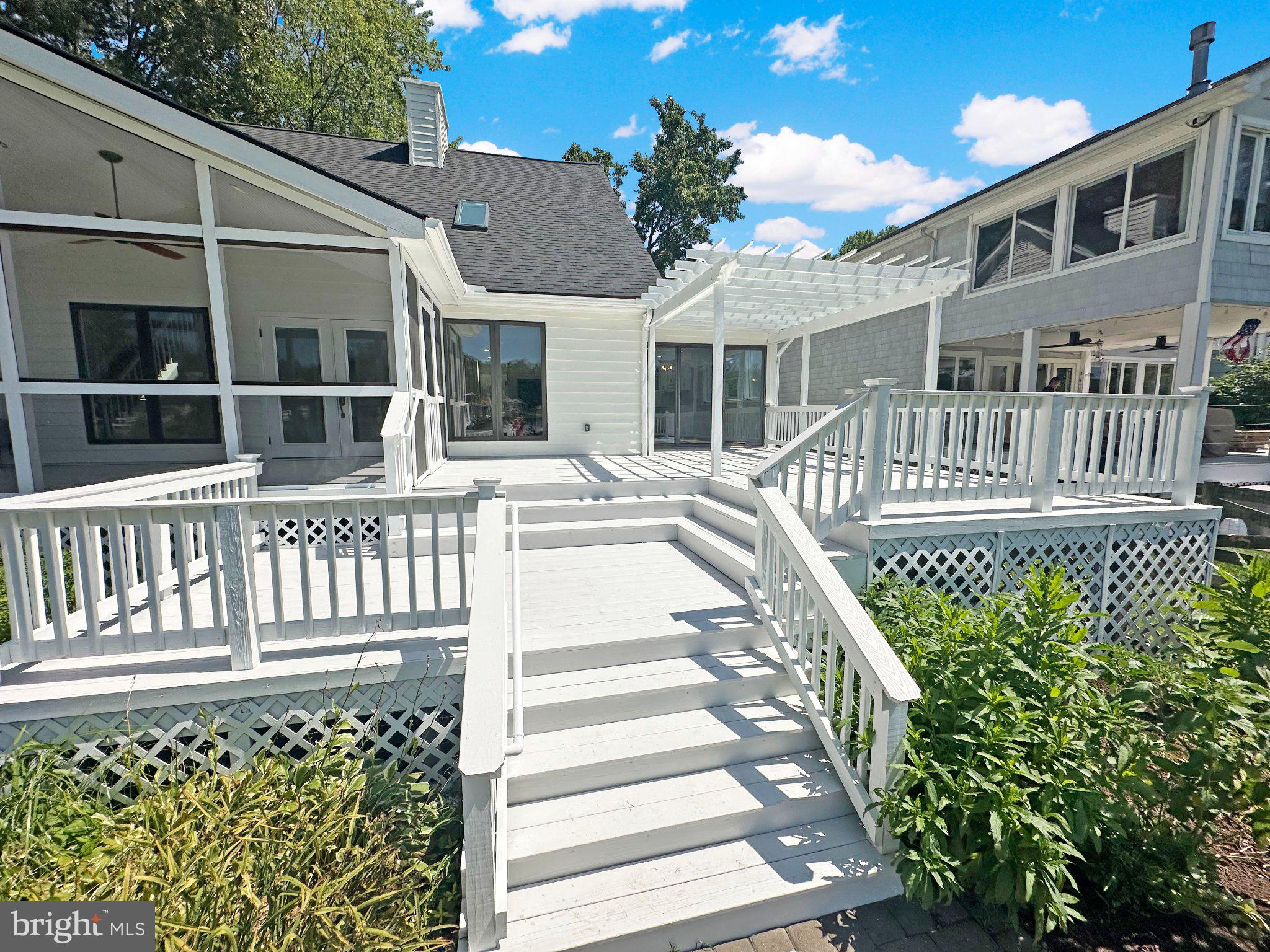 AVALON SHORES - Residential