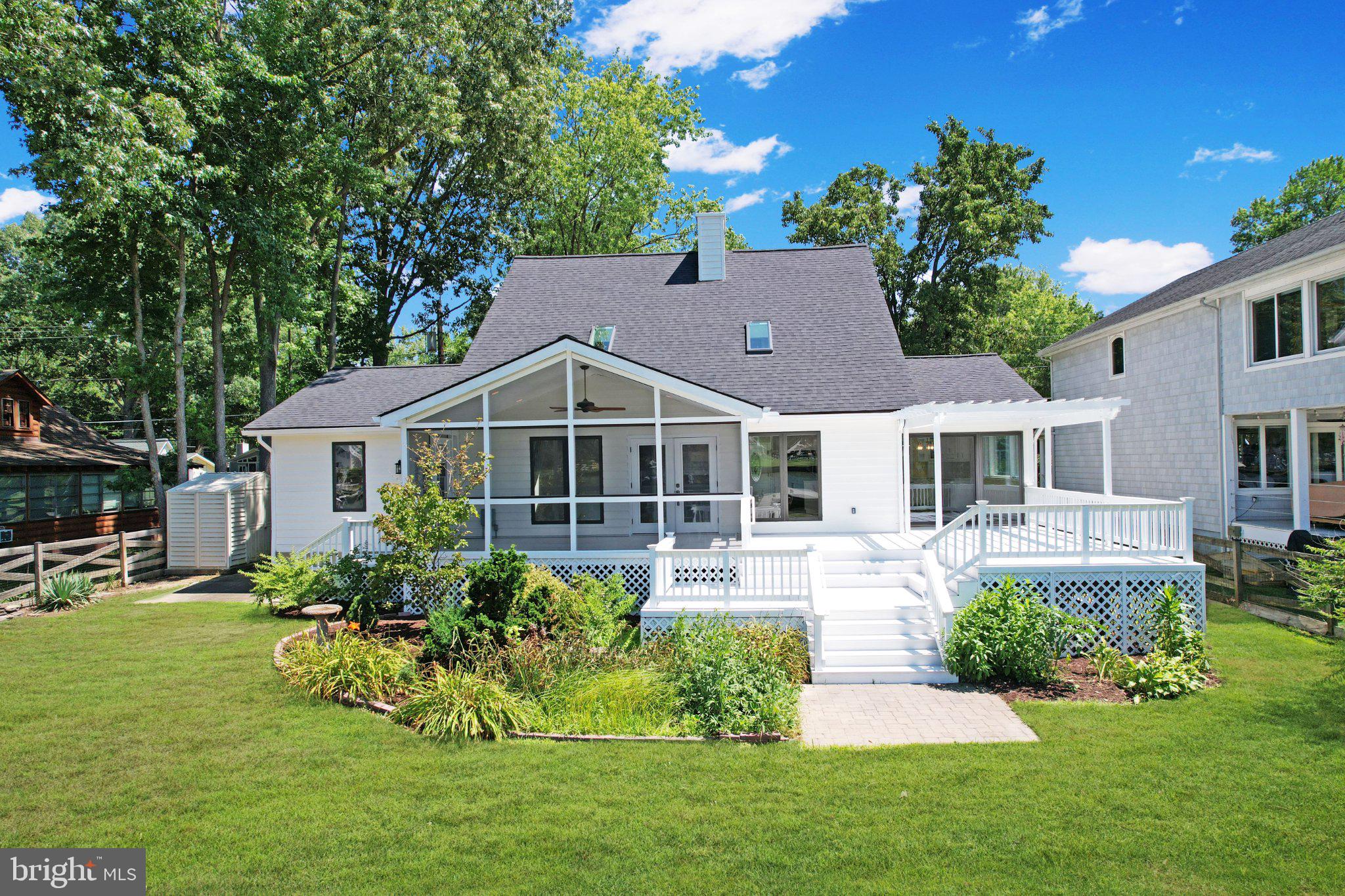 AVALON SHORES - Residential