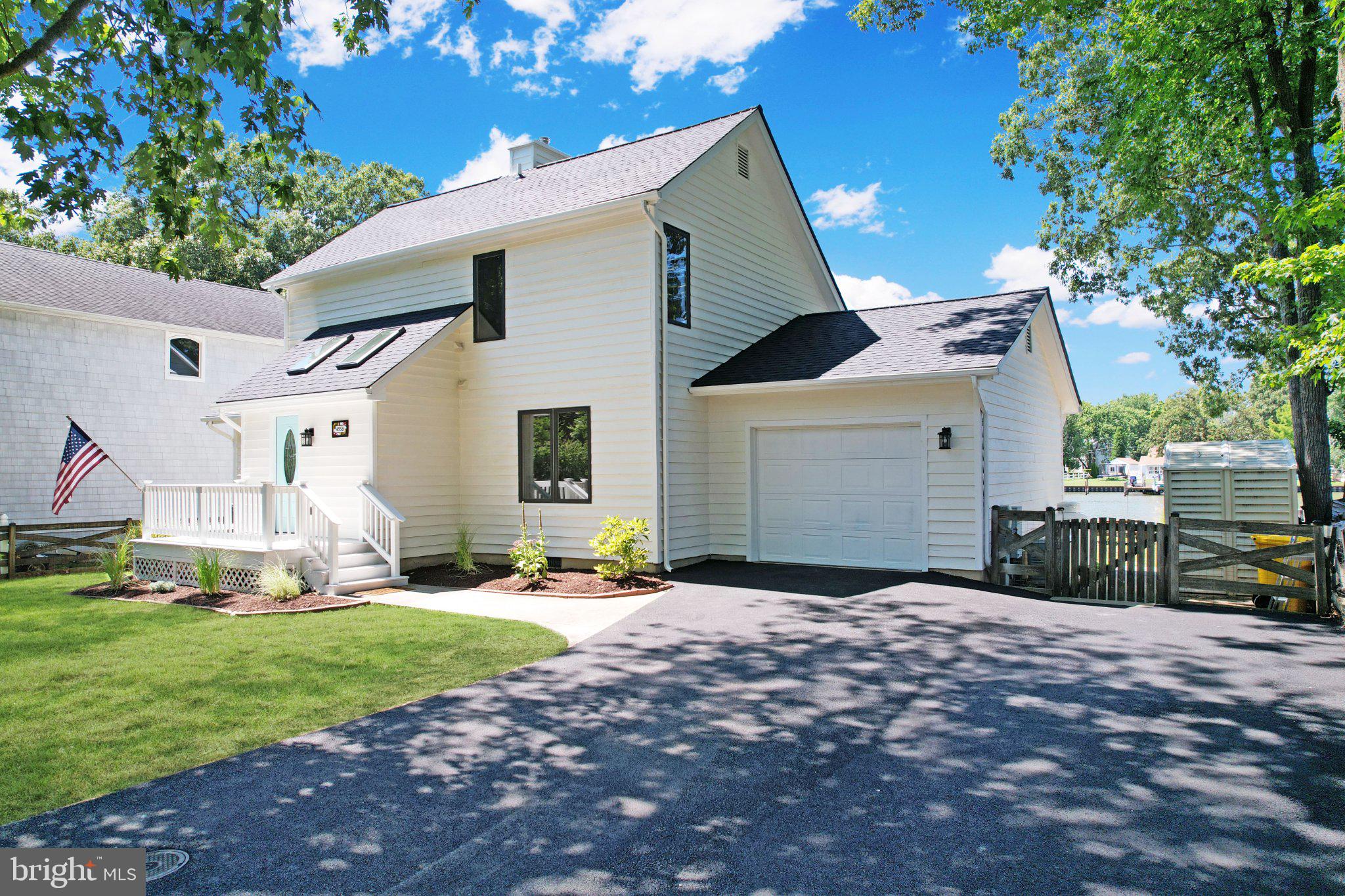 AVALON SHORES - Residential