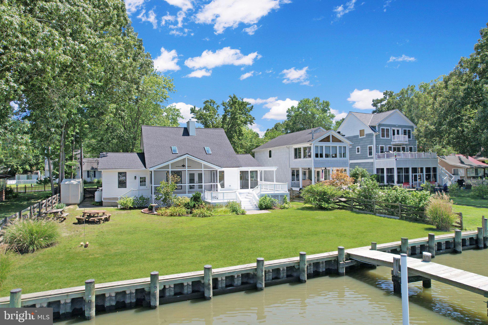 AVALON SHORES - Residential