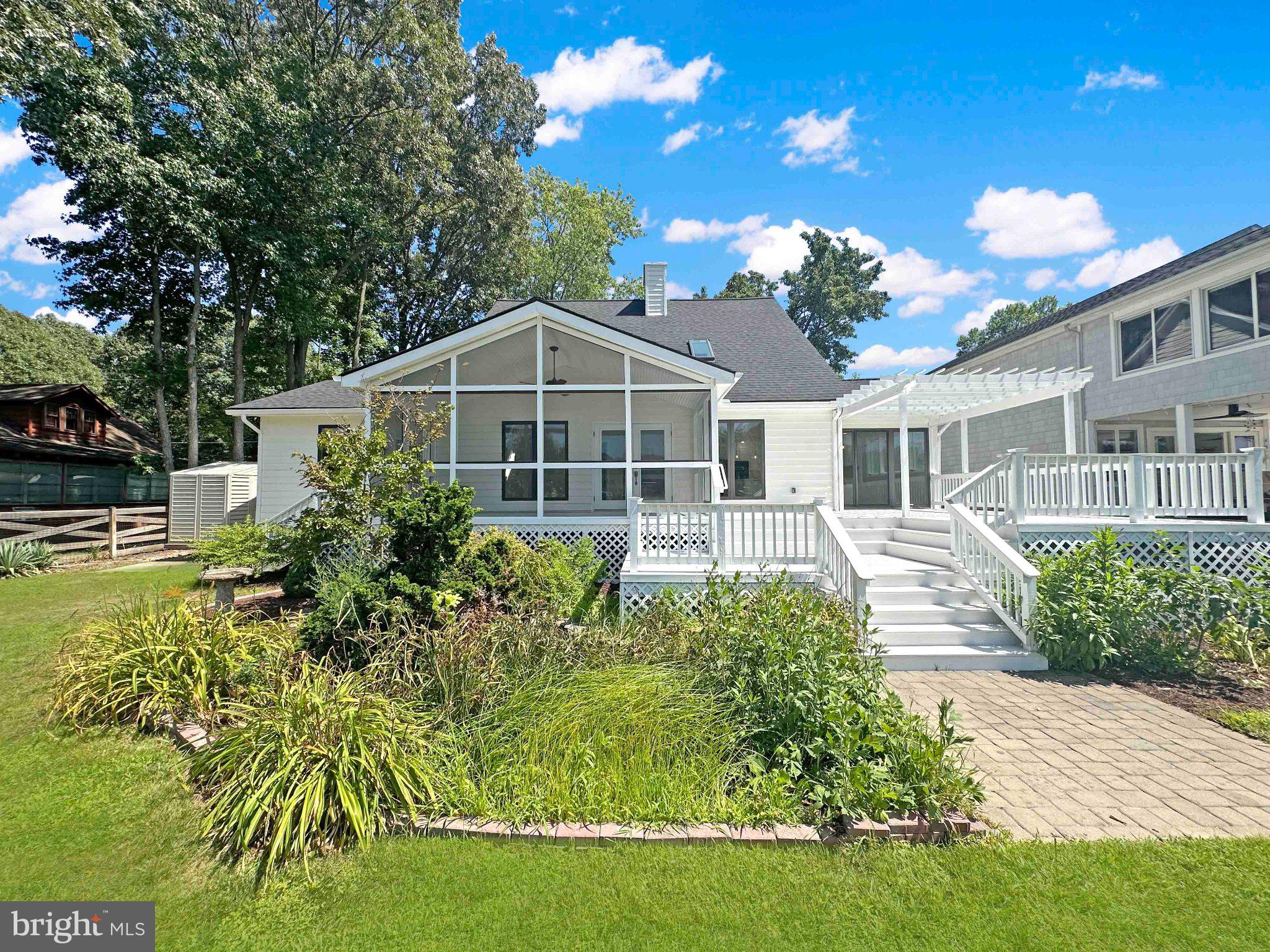 AVALON SHORES - Residential