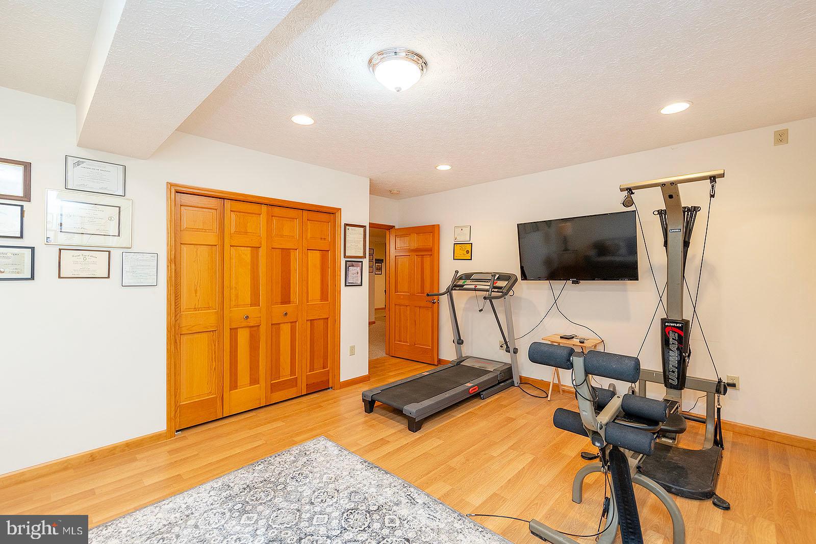 LAKEWOOD - Residential