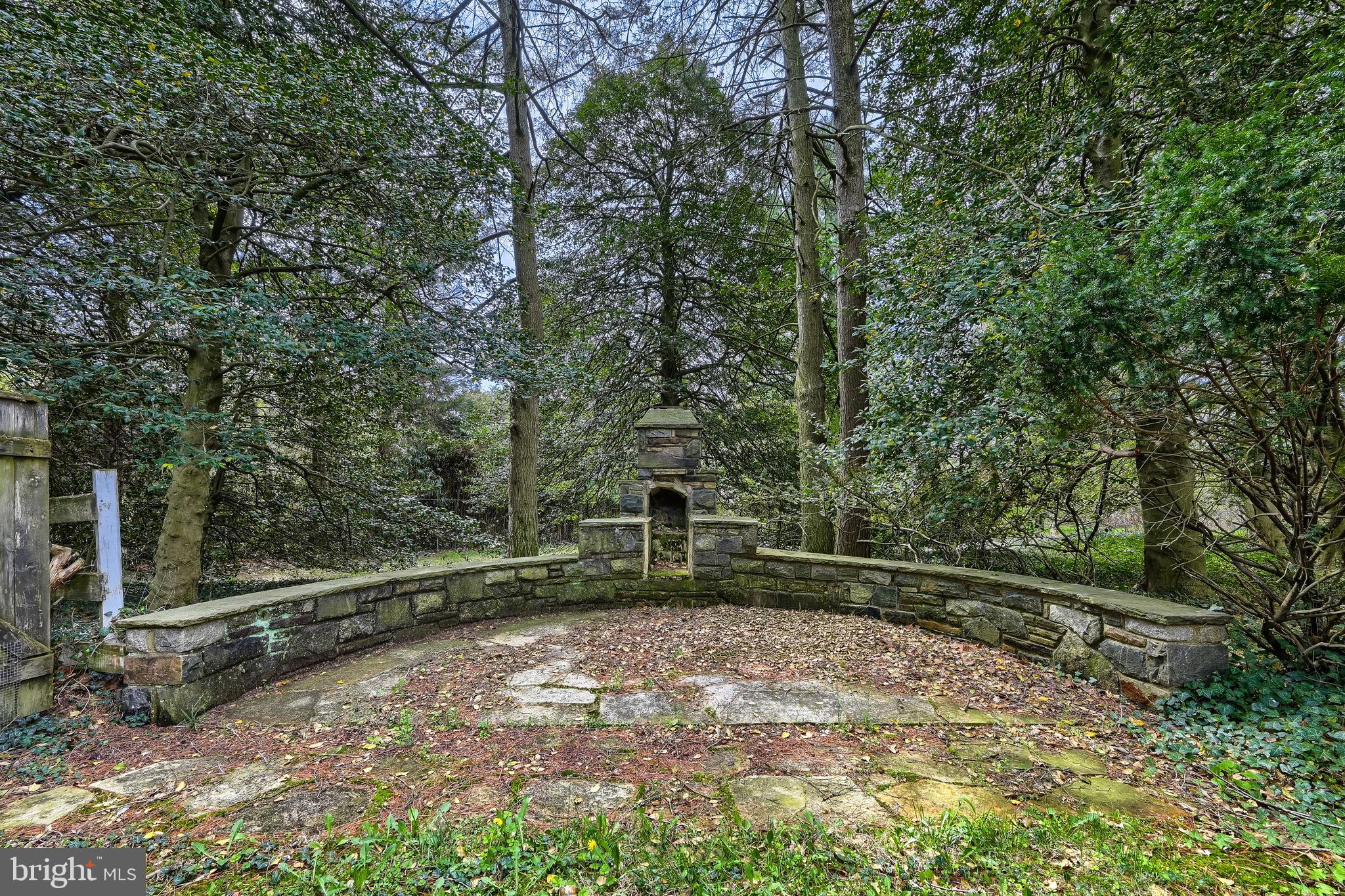 LOCH HILL - Residential