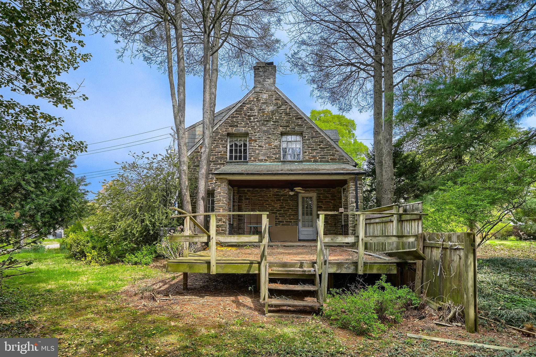 LOCH HILL - Residential