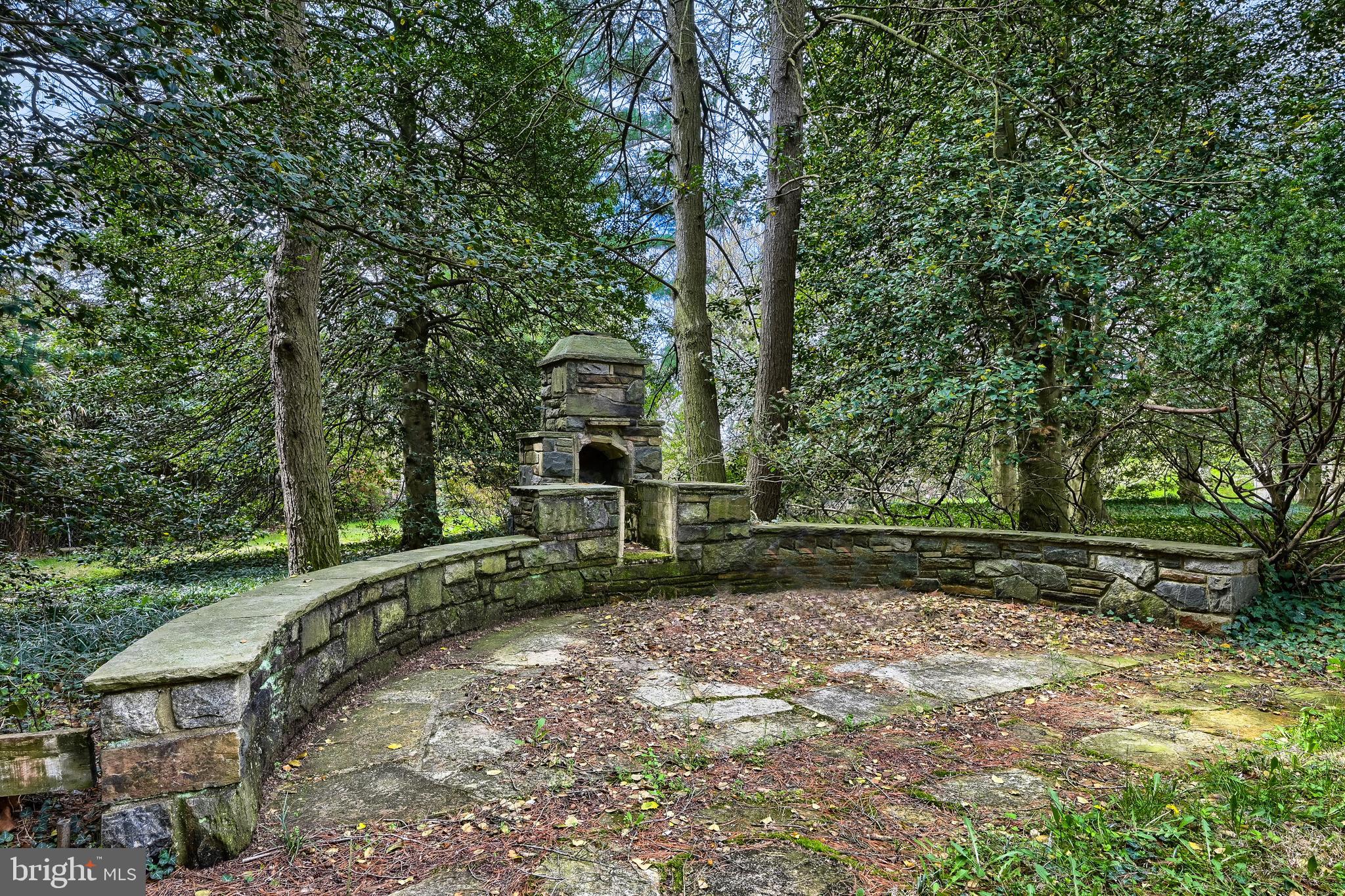 LOCH HILL - Residential