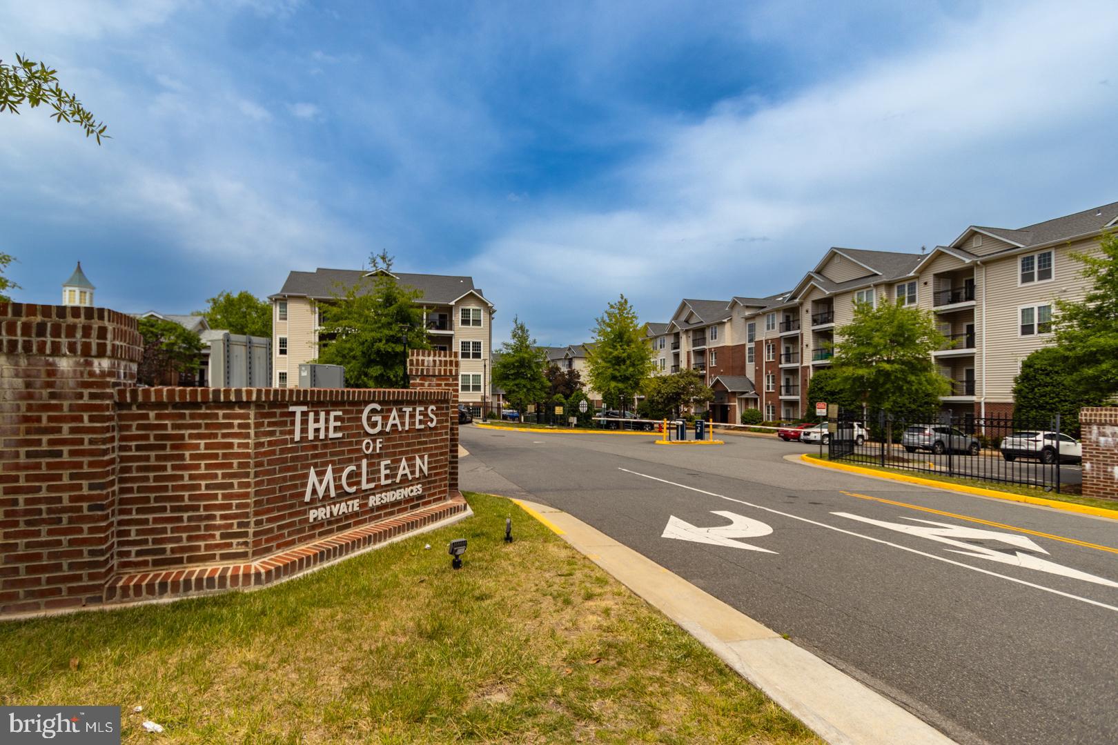 GATES OF MCLEAN - Residential