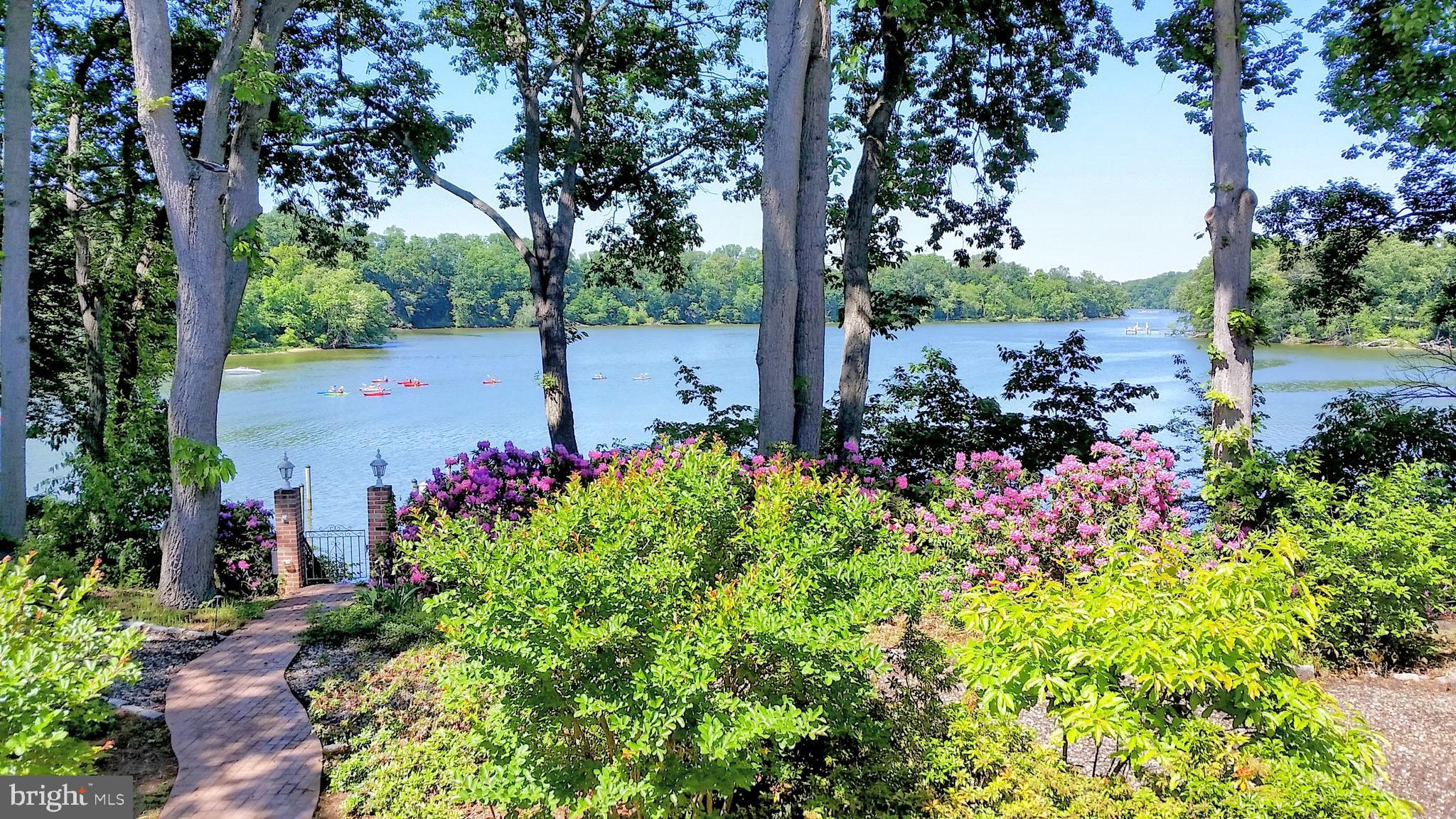 PLEASANT COVE - Residential