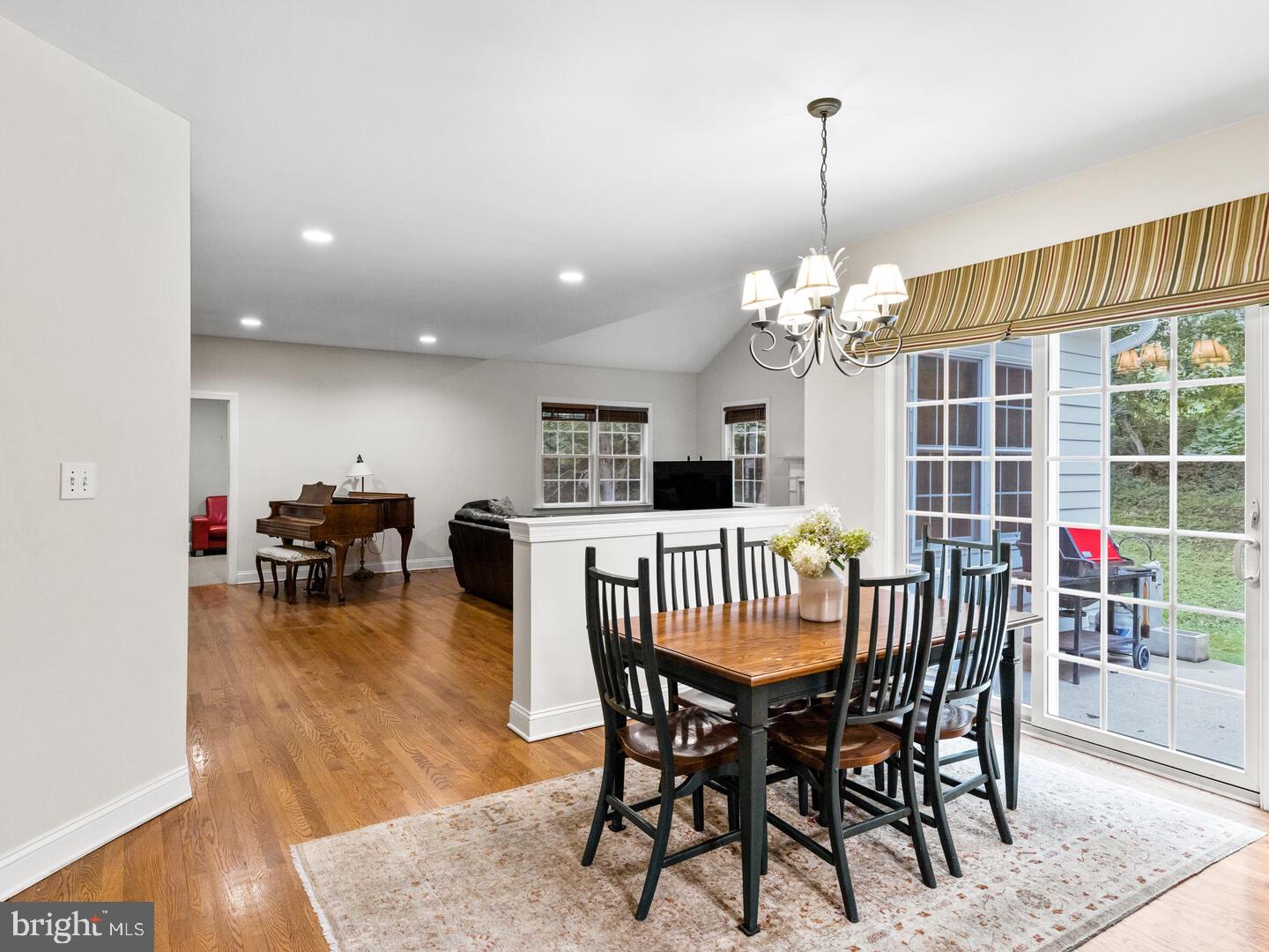 MEADOWBROOK - Residential
