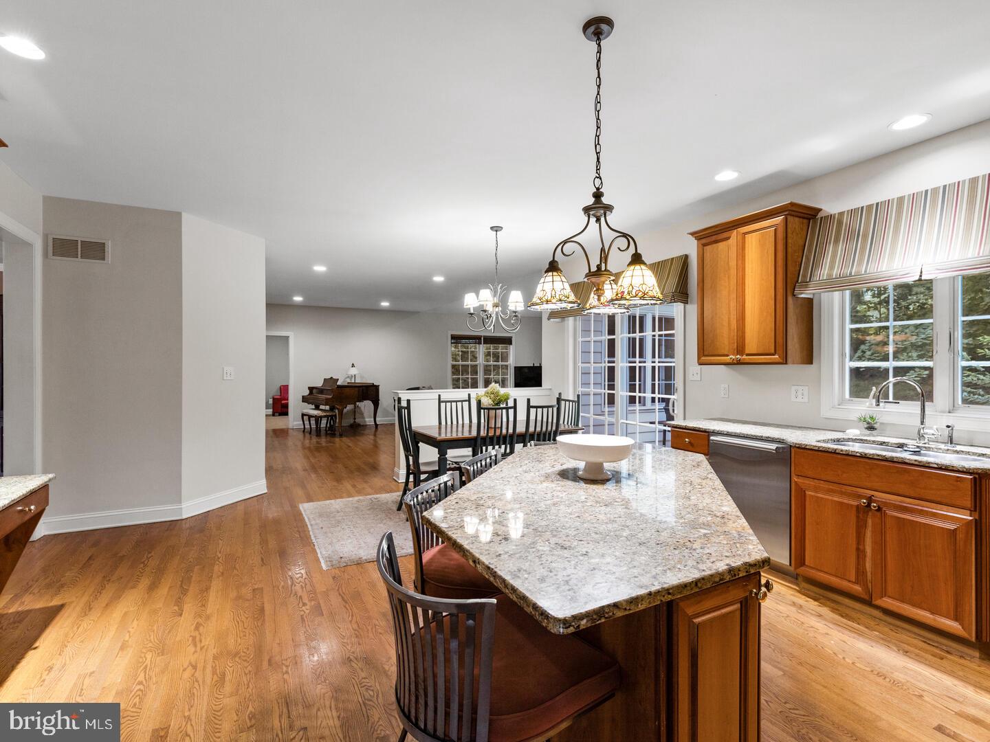 MEADOWBROOK - Residential