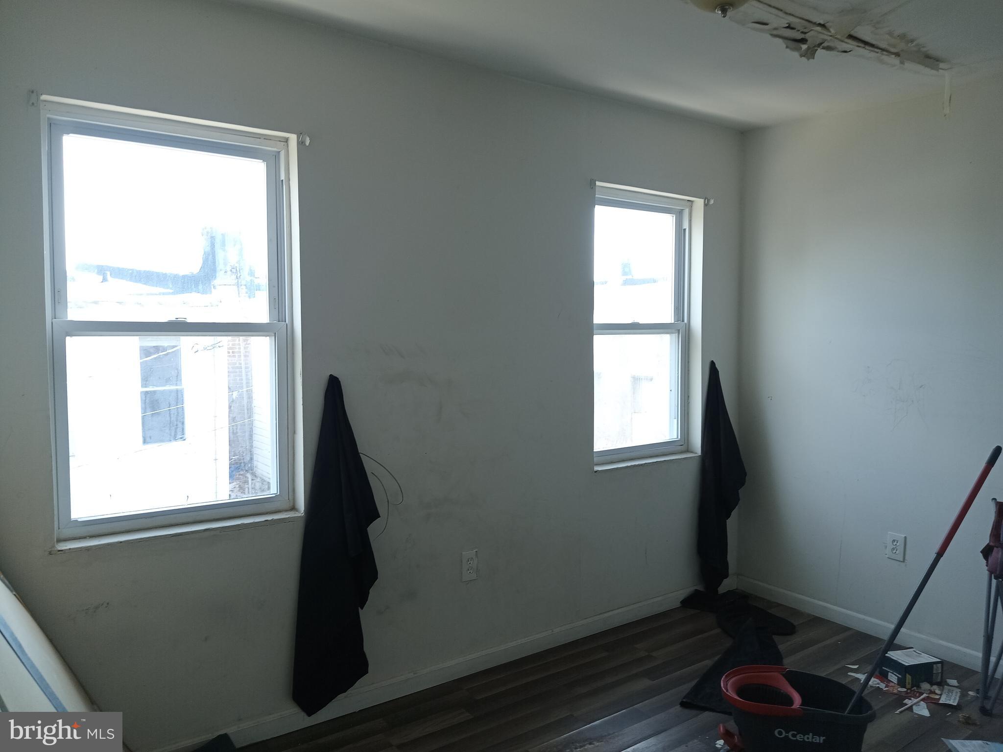 BROADWAY EAST - Residential
